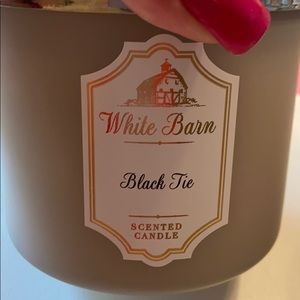 White Barn (Black Tie) candle 14.5 oz New